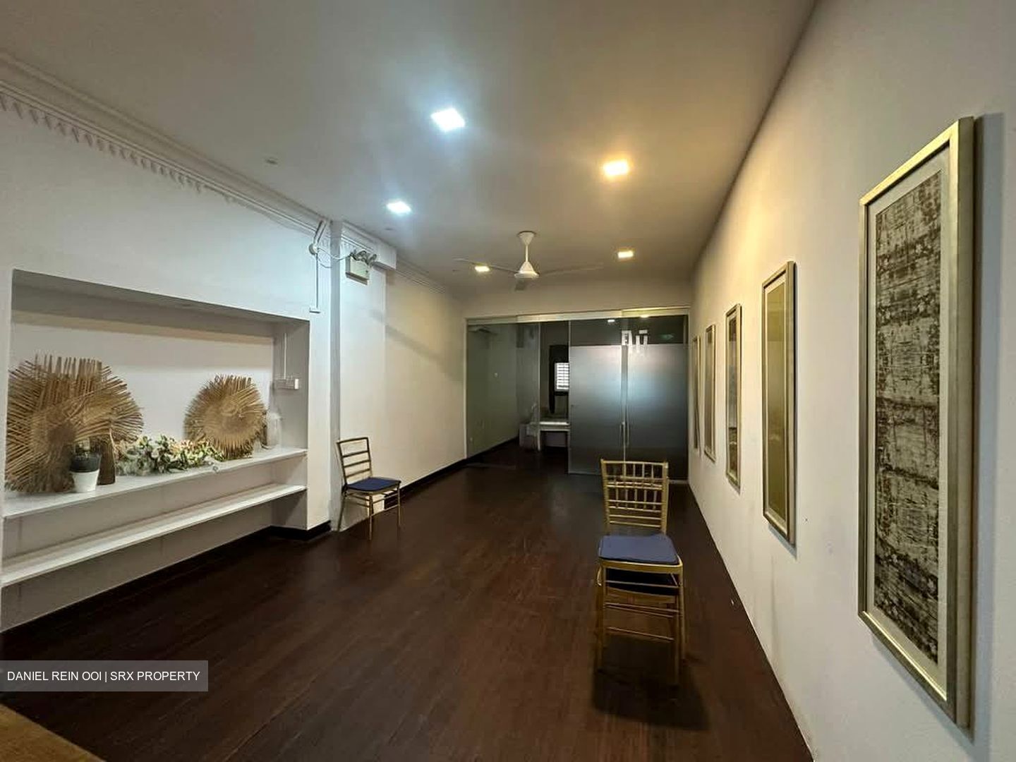 Bussorah Street (D7), Shop House #537622241